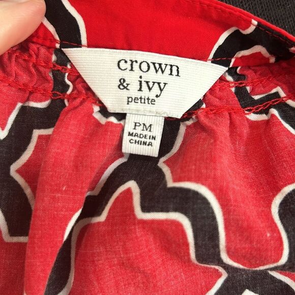 Crown & Ivy 3/4 Sleeve Peasant Top Petite Med Red and Black Print - Picture 4 of 5